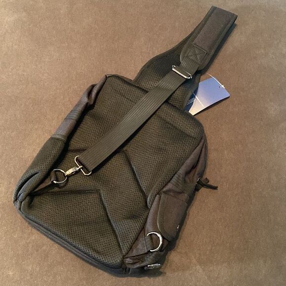 Unisex Black Cross Body Messenger Bag Adjustable Strap - Picture 7 of 8